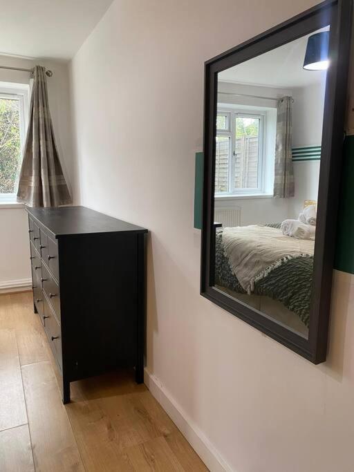 Luxury 2 Bedroom Apartment, Parking, Few Minutes Walk From Wembley Stadium London Exteriör bild