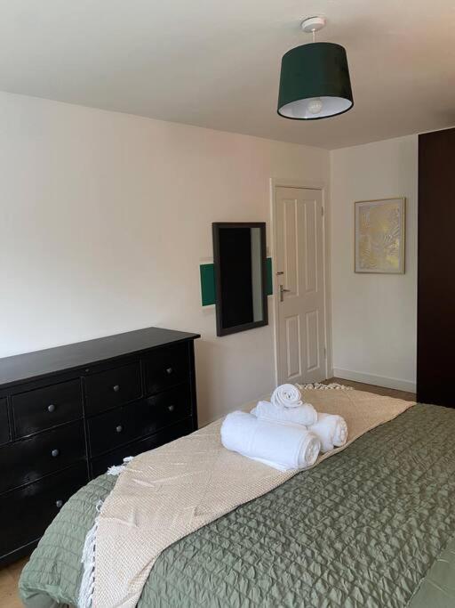 Luxury 2 Bedroom Apartment, Parking, Few Minutes Walk From Wembley Stadium London Exteriör bild